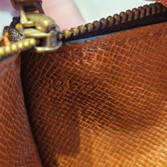 LV `Monogram Flap Porte Tresor Wallet - Picture 4 of 17